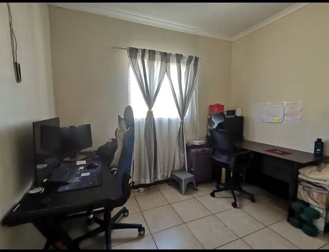 2 BEDROOM TOWNHOUSE FOR SALE IN ORMONDE